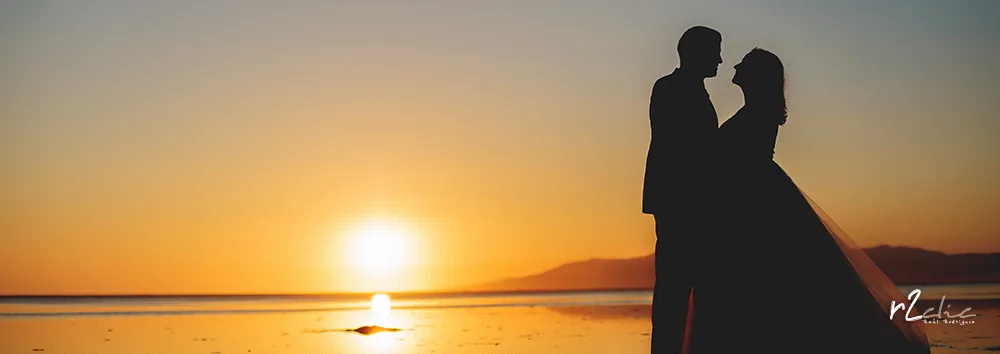 Reportaje de boda al atardecer en la playa de Tarifa